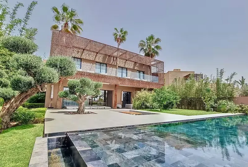 Vue extérieure de Villa Darya avec piscine